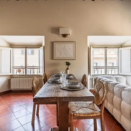 Ad Rondinelli, Apartmán *